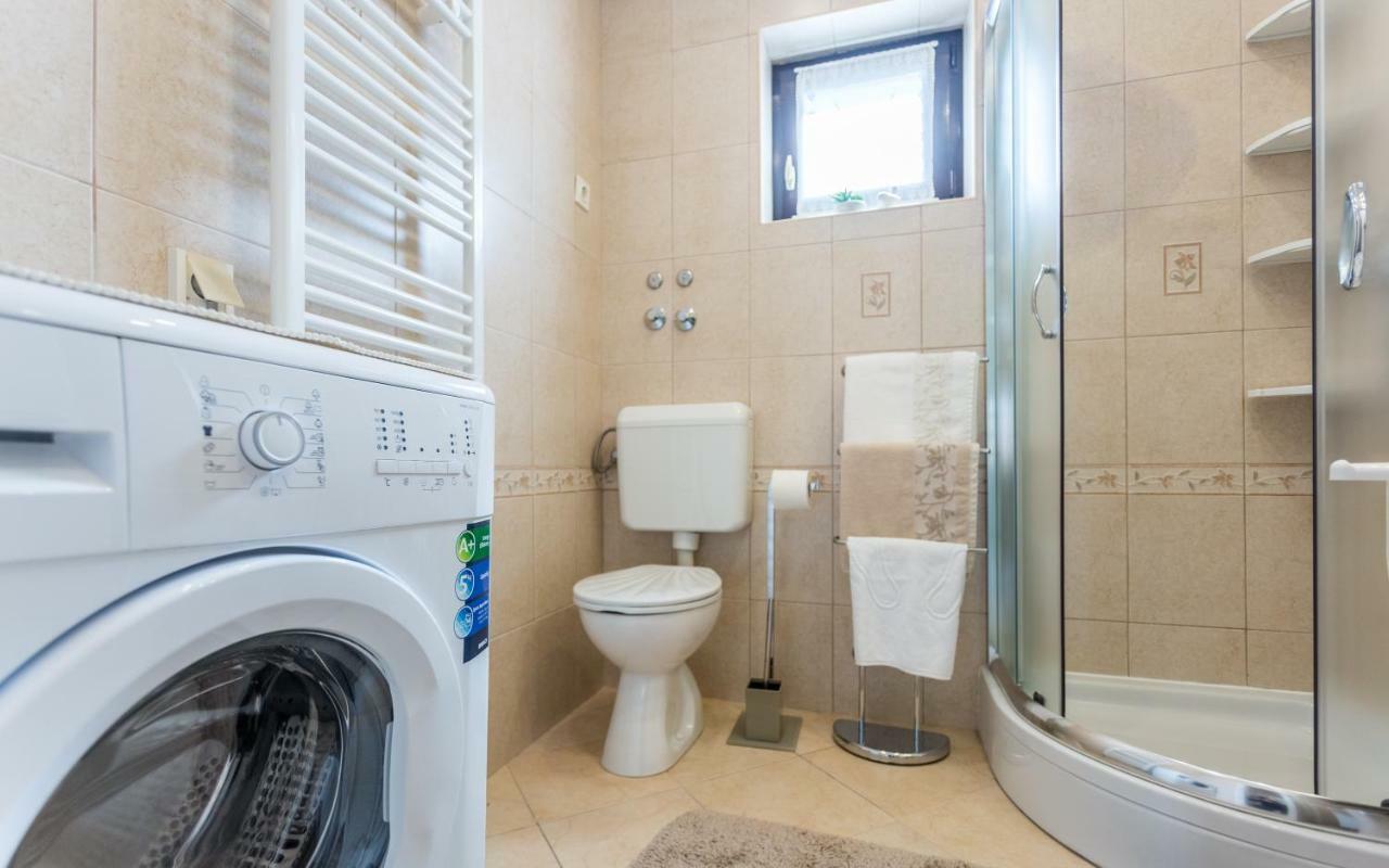Apartment Smilja Malinska Dış mekan fotoğraf